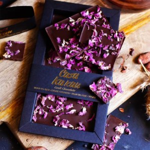 Ciemna czekolada z Płatkami Róży i Wodą Różaną 70G - MIN 63% kakao