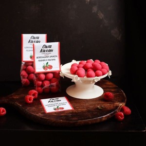 Orzechy Laskowe w Białej Czekoladzie z Malinami 100G